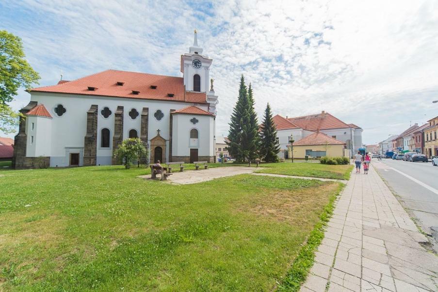 Pension U Kostela Cesky Brod Екстер'єр фото