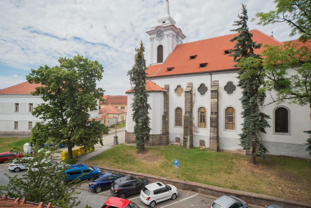 Pension U Kostela Cesky Brod Екстер'єр фото