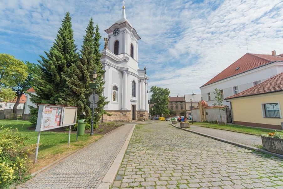 Pension U Kostela Cesky Brod Екстер'єр фото